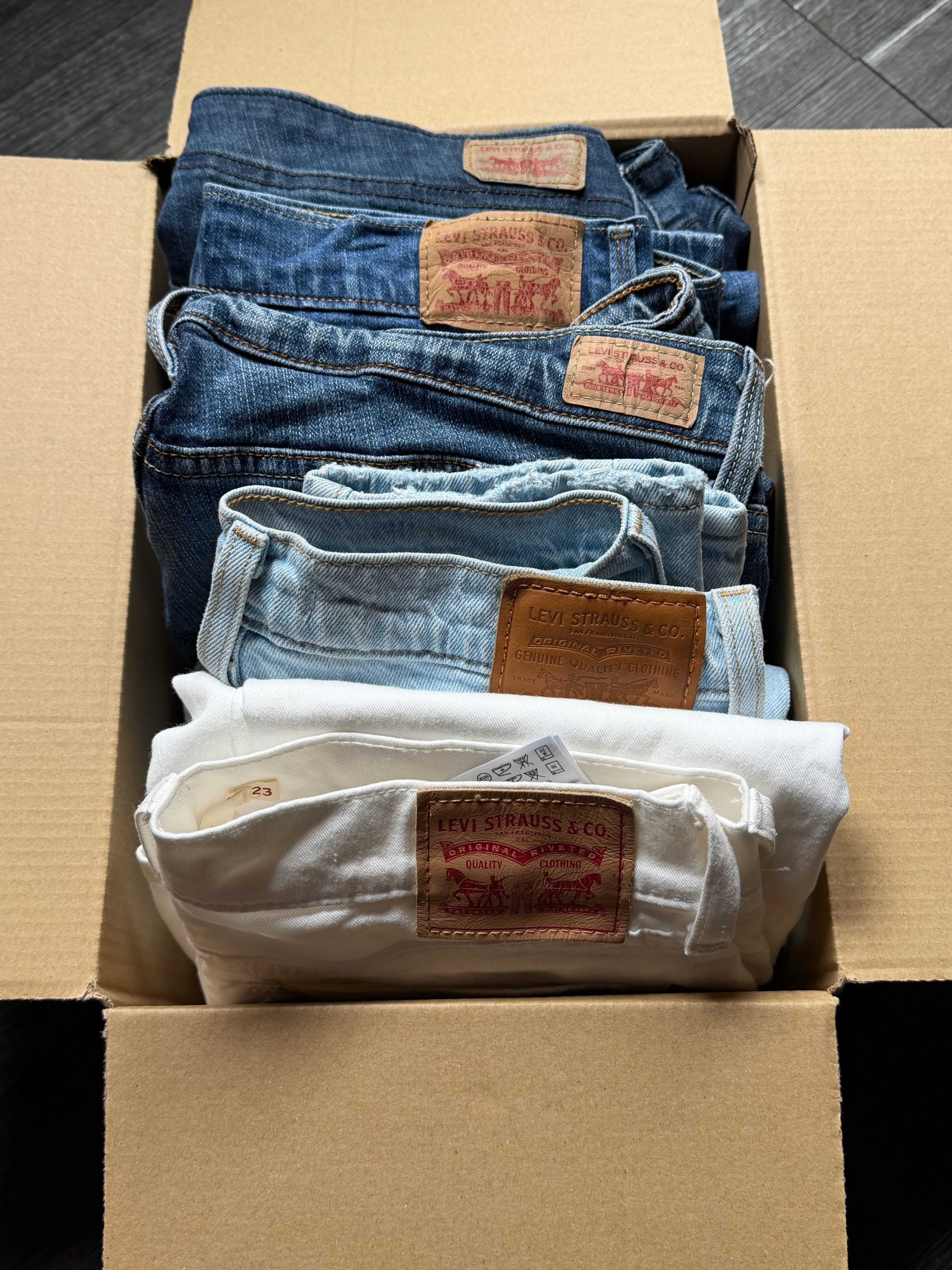 Women’s Levi Jeans Reseller Box